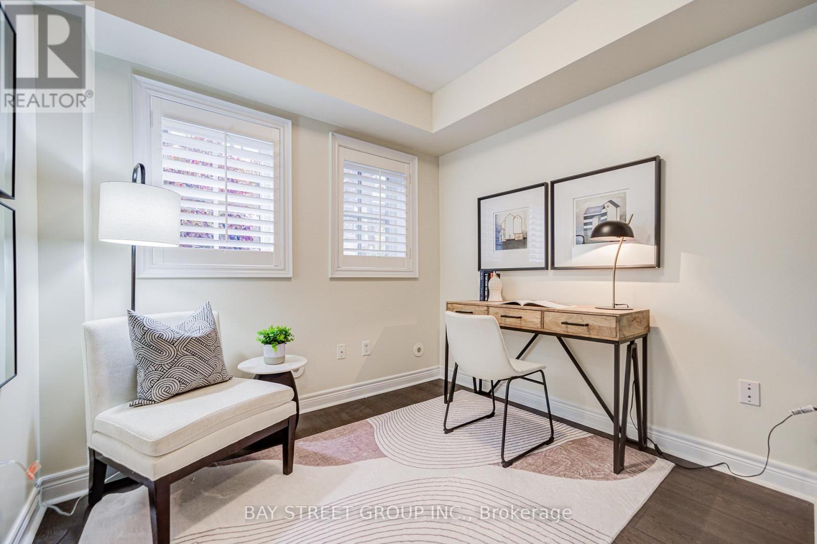 51 Lobo Mews, Toronto, Ontario  M8Z 0B2 - Photo 4 - W12447246