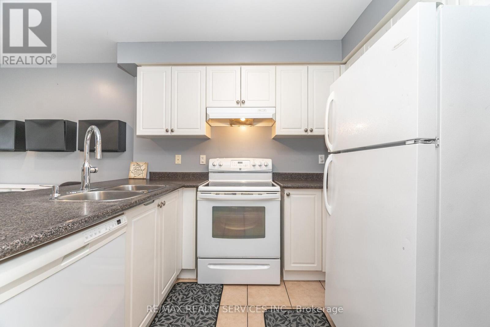 38 - 271 Richvale Drive S, Brampton, Ontario  L6Z 4W7 - Photo 16 - W12494850