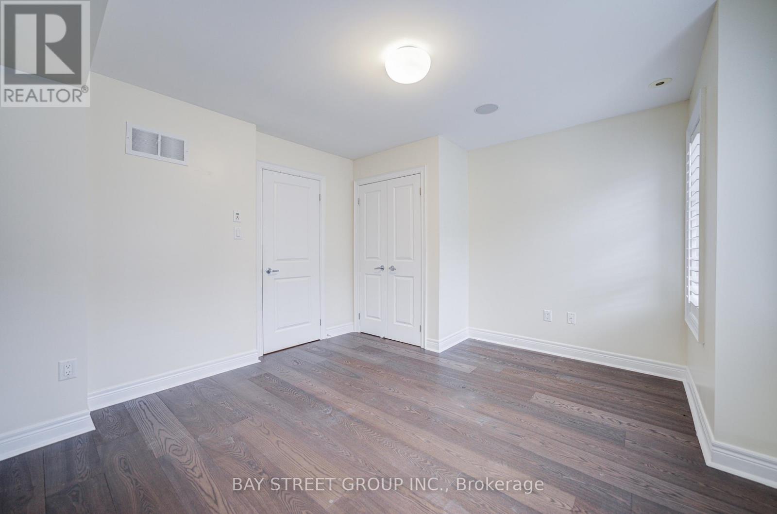 51 Lobo Mews, Toronto, Ontario  M8Z 0B2 - Photo 36 - W12447246