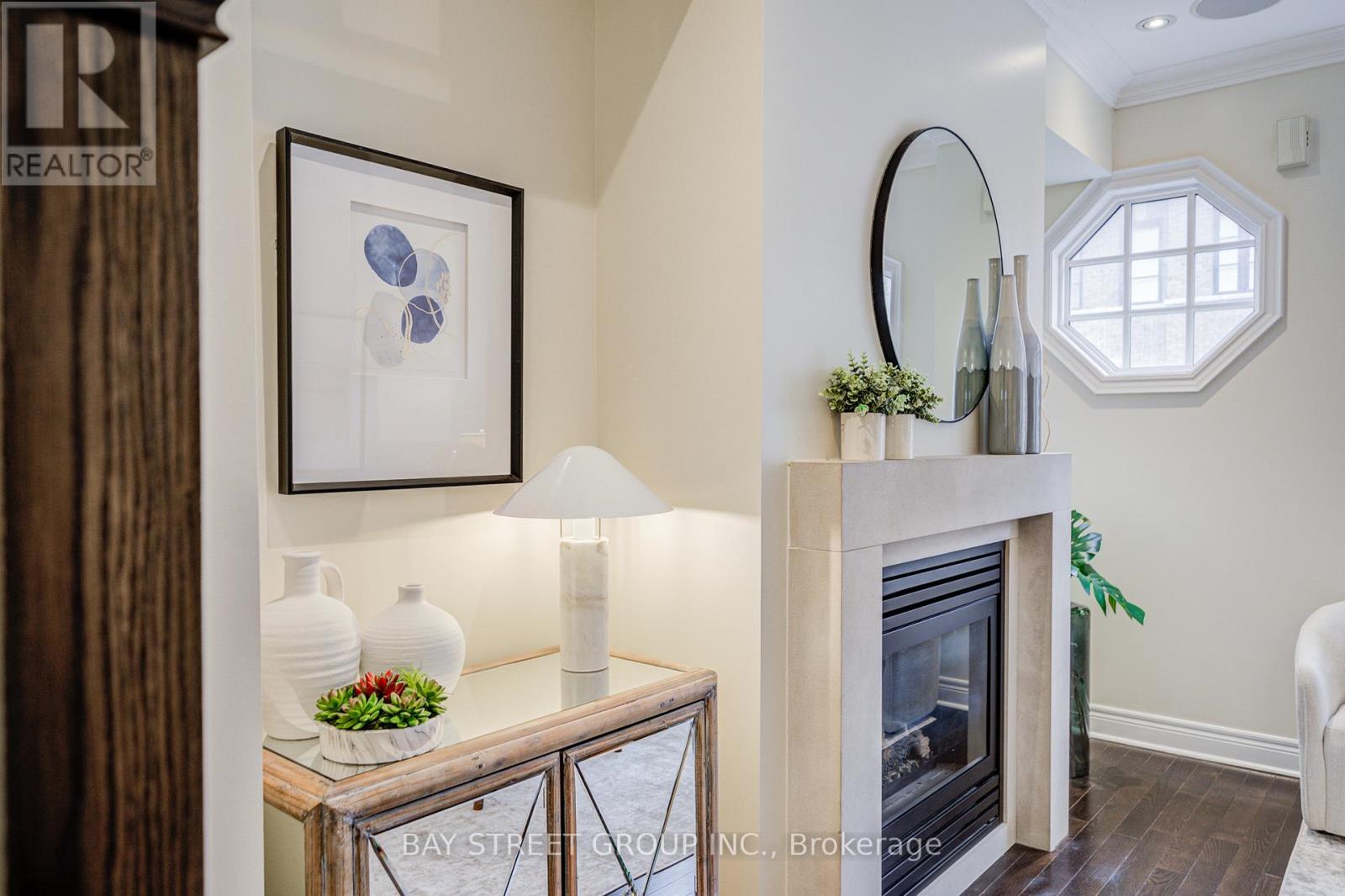 51 Lobo Mews, Toronto, Ontario  M8Z 0B2 - Photo 24 - W12447246