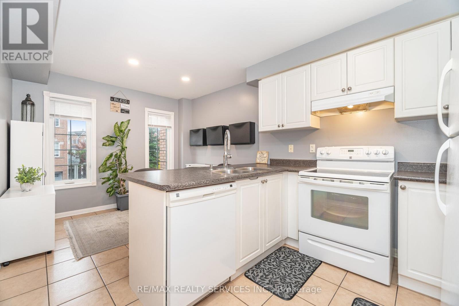 38 - 271 Richvale Drive S, Brampton, Ontario  L6Z 4W7 - Photo 17 - W12494850