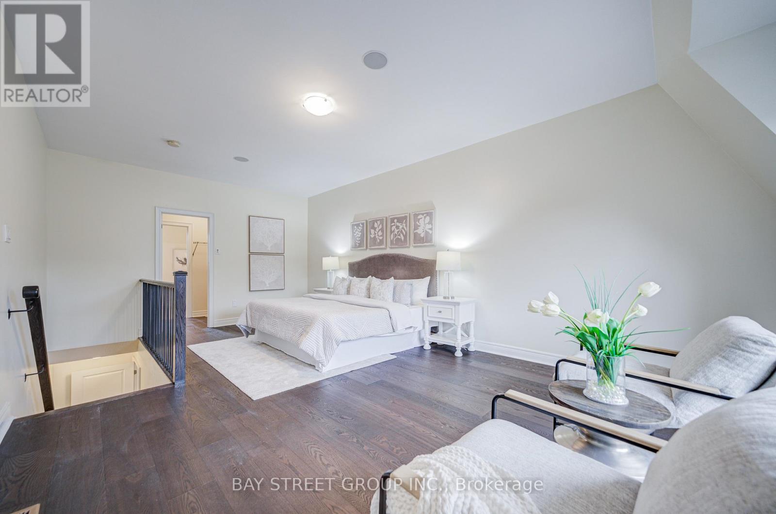 51 Lobo Mews, Toronto, Ontario  M8Z 0B2 - Photo 37 - W12447246