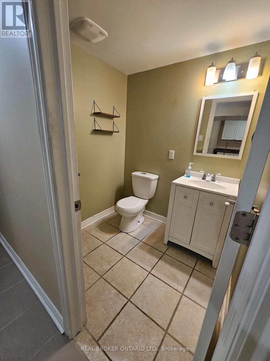 138 Archdekin Drive, Brampton, Ontario  L6V 1Y7 - Photo 3 - W12500868