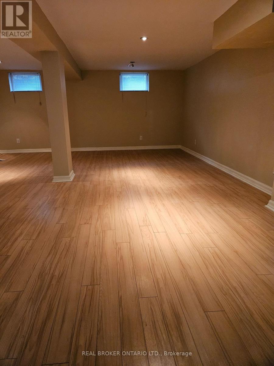 138 Archdekin Drive, Brampton, Ontario  L6V 1Y7 - Photo 9 - W12500868