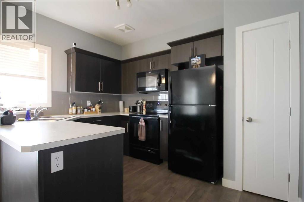 21 Crestview Boulevard, Sylvan Lake, Alberta  T4S 0N4 - Photo 3 - A2267779