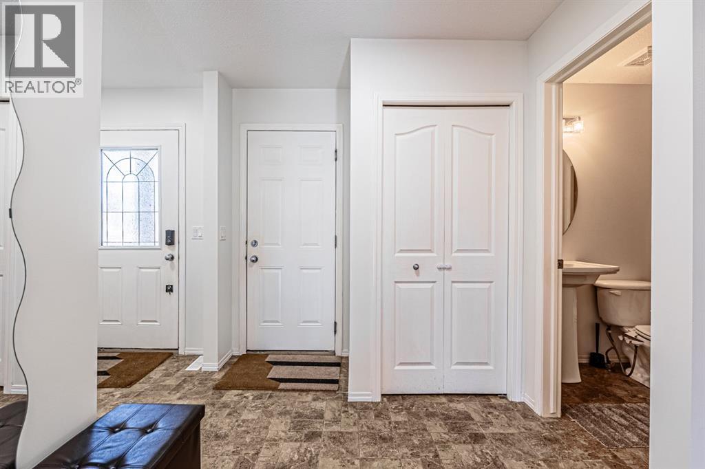 57 Saddlecrest Park Ne, Calgary, Alberta  T3J 5L4 - Photo 5 - A2251004