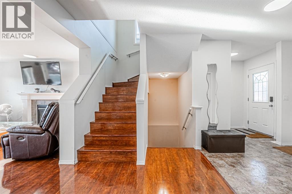 57 Saddlecrest Park Ne, Calgary, Alberta  T3J 5L4 - Photo 7 - A2251004