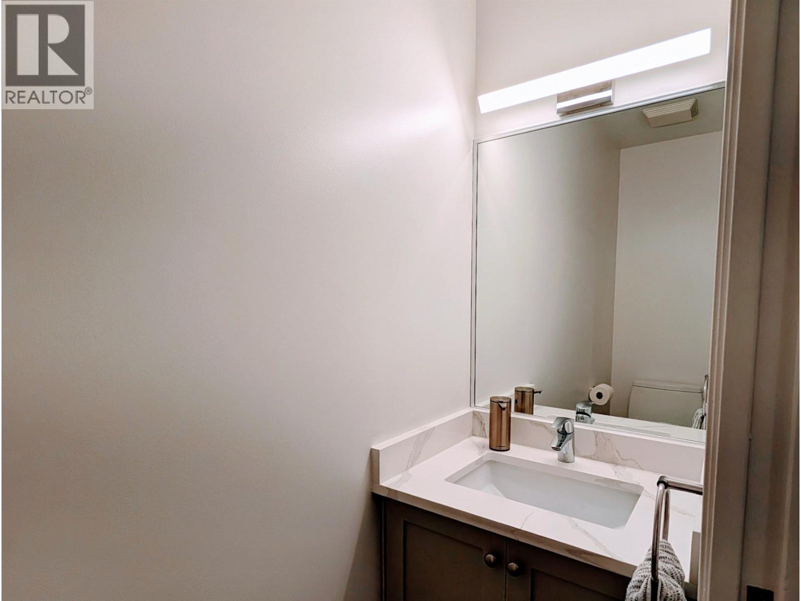 1 252 W 13th Street, North Vancouver, British Columbia  V7M 1N7 - Photo 10 - R3051912