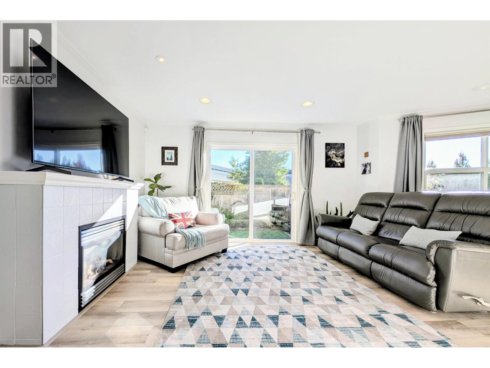 1 252 W 13th Street, North Vancouver, British Columbia  V7M 1N7 - Photo 4 - R3051912