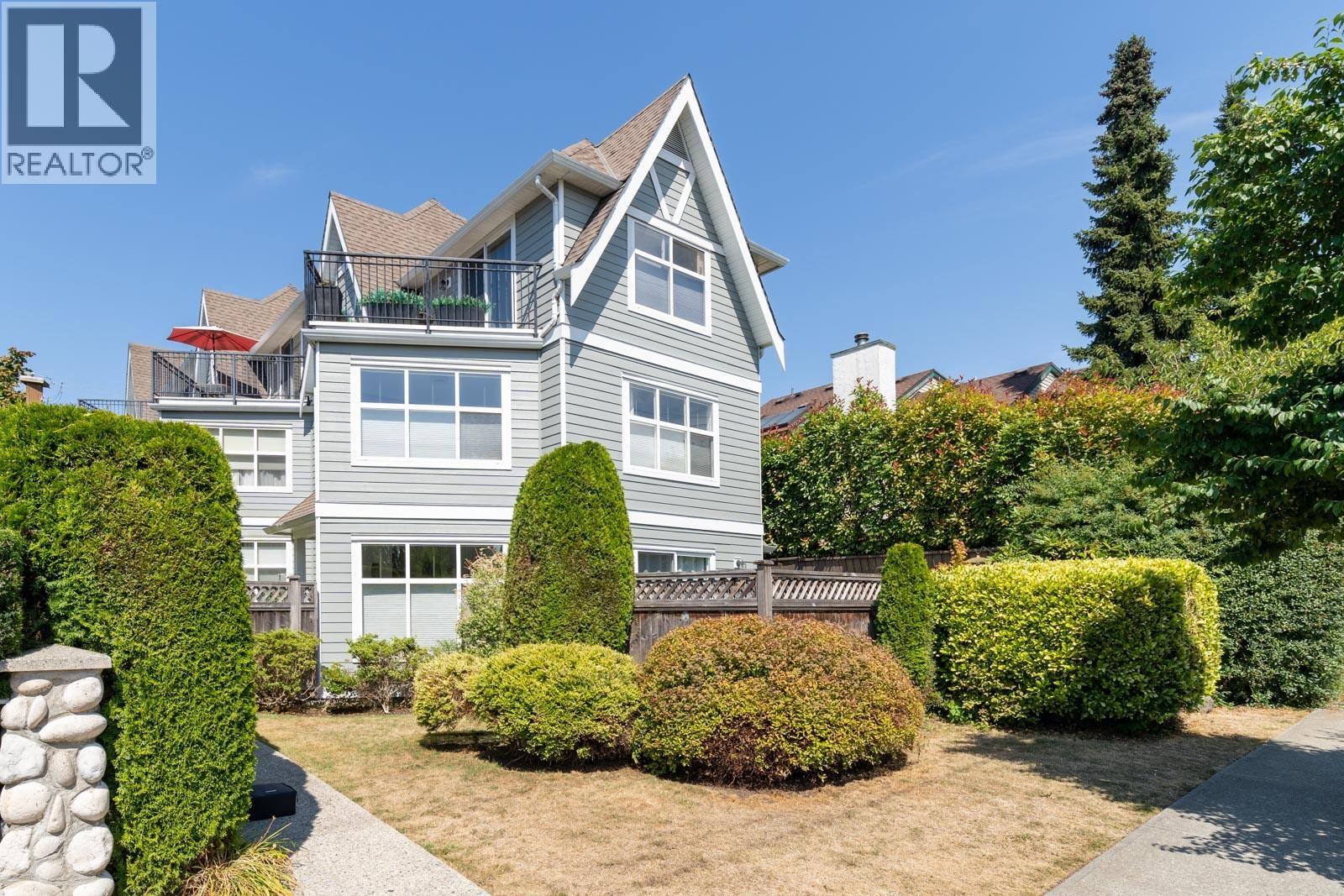 1 252 W 13TH STREET, North Vancouver, British Columbia