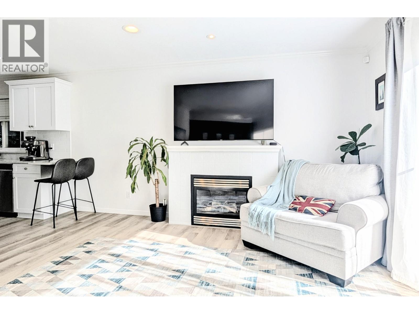 1 252 W 13th Street, North Vancouver, British Columbia  V7M 1N7 - Photo 5 - R3051912