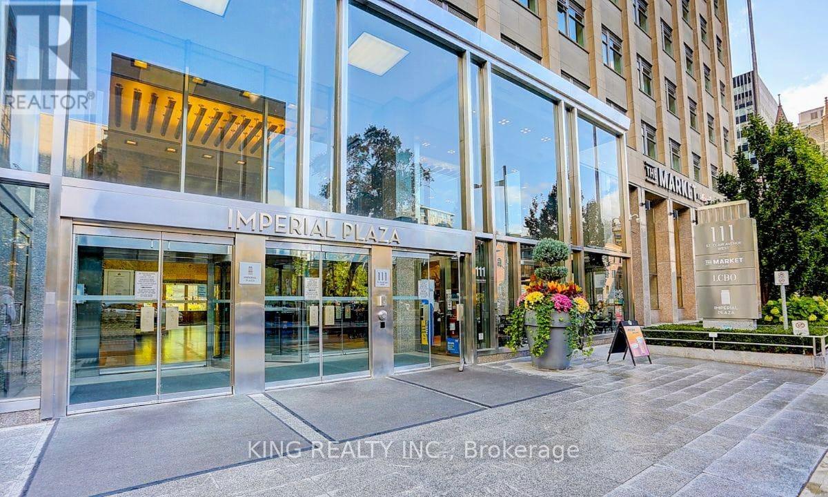 1603 - 111 St Clair Avenue W, Toronto, Ontario  M4V 1N5 - Photo 2 - C12500872