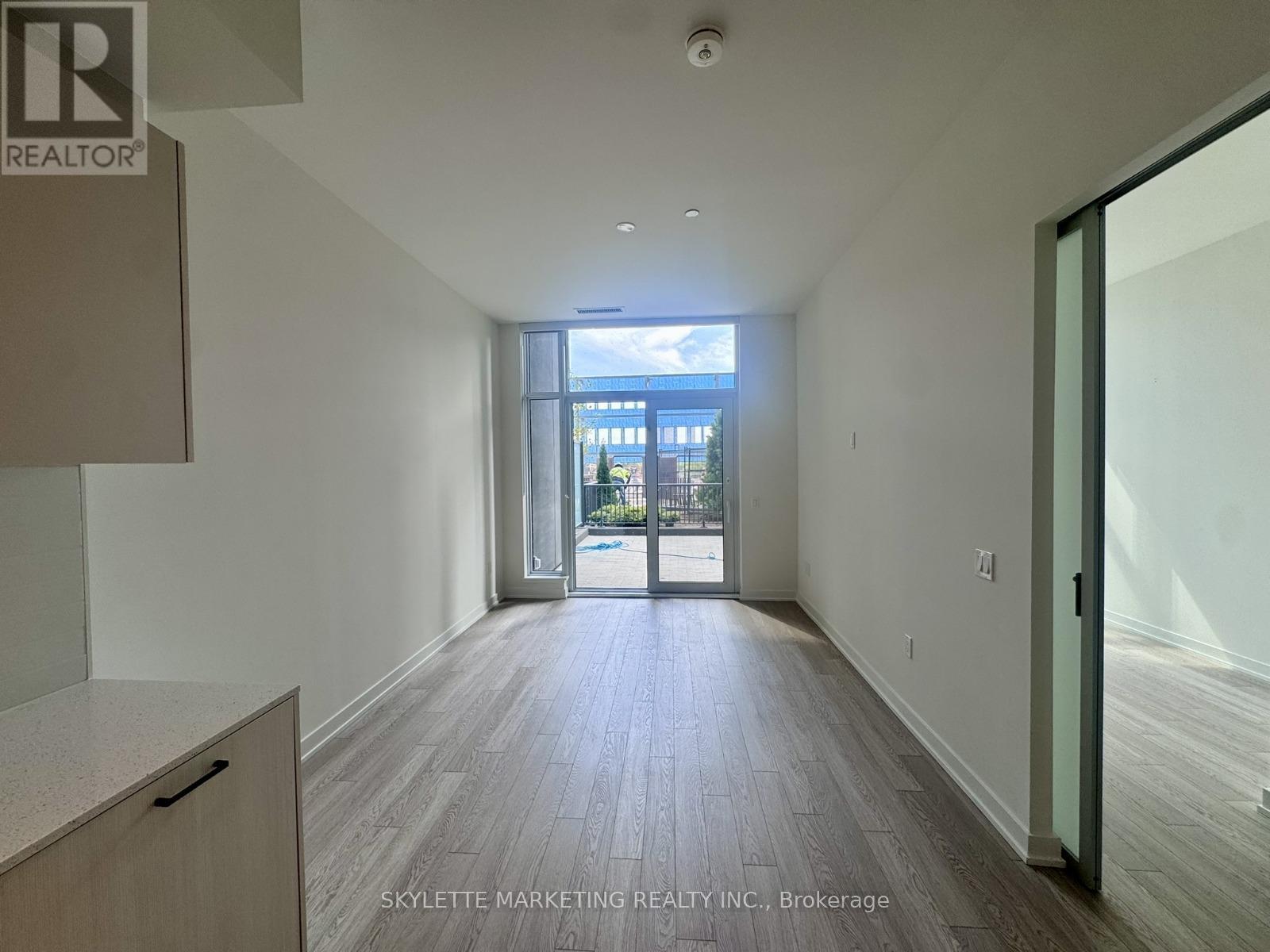 118 - 1 Kyle Lowry Road, Toronto, Ontario  M3C 0S6 - Photo 2 - C12500882