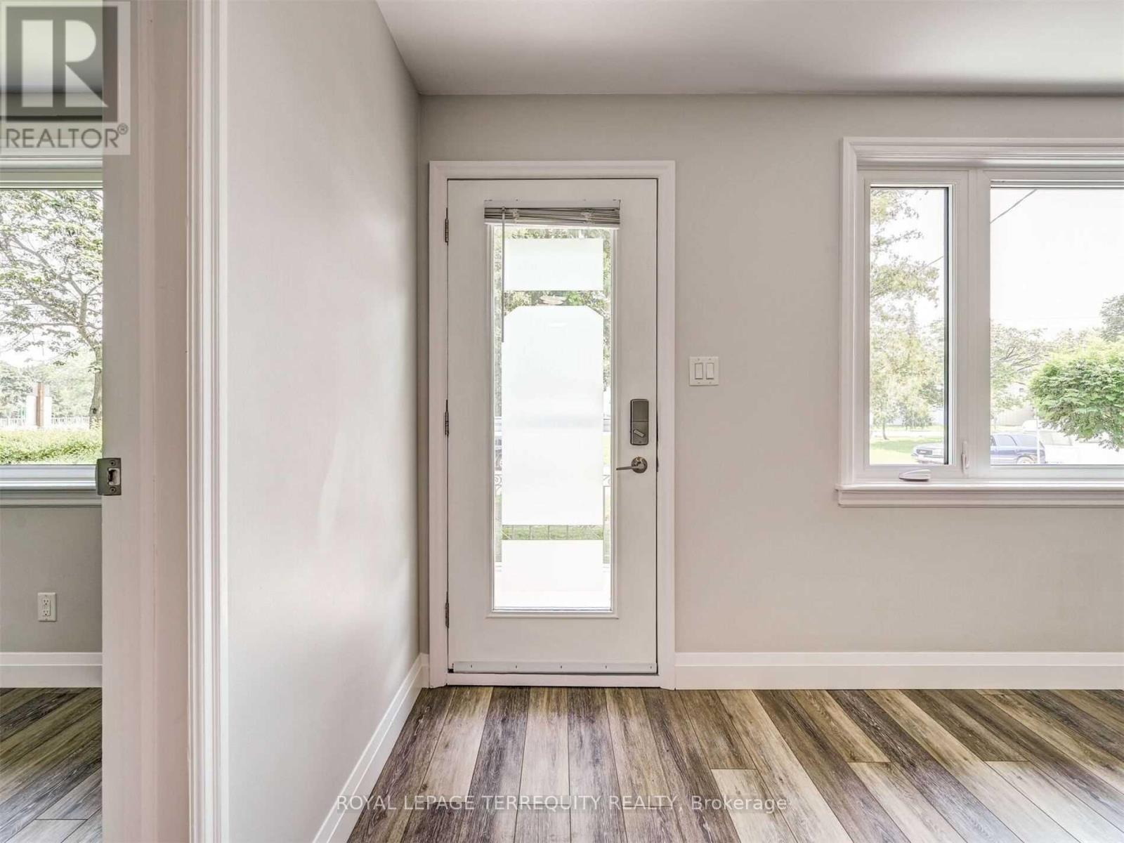 Main - 822 Douglas Street, Oshawa, Ontario  L1H 5C9 - Photo 4 - E12500912