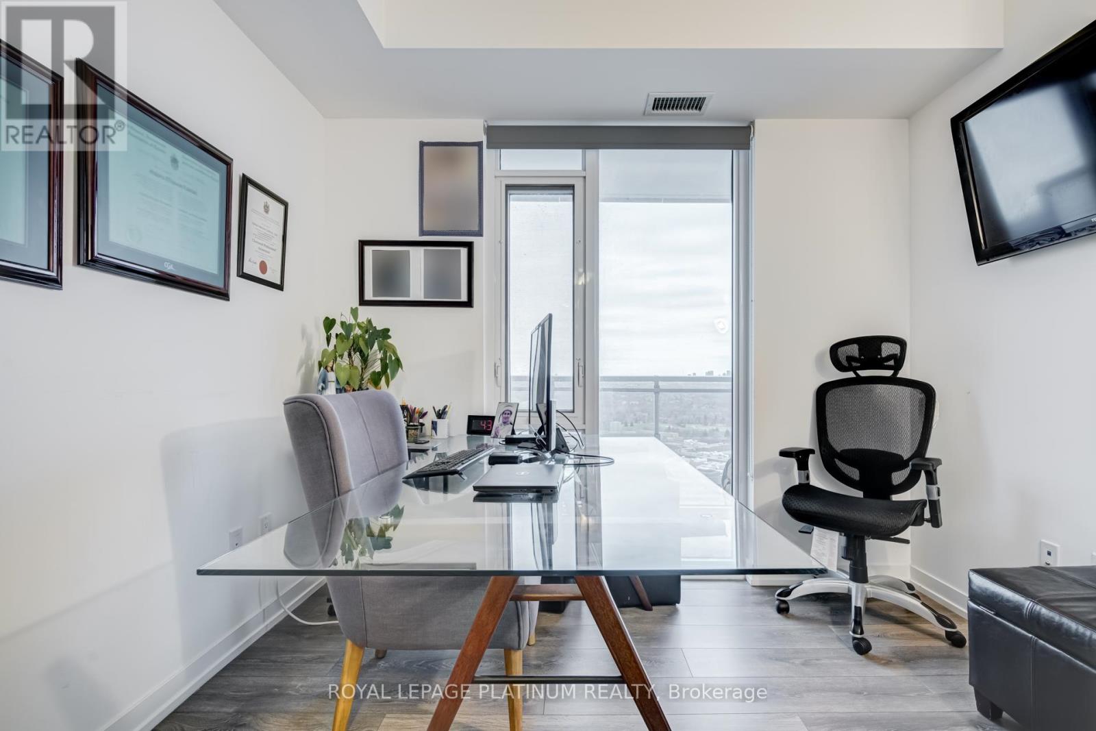 1514 - 2520 Eglinton Avenue W, Mississauga, Ontario  L5M 0Y4 - Photo 18 - W12430805