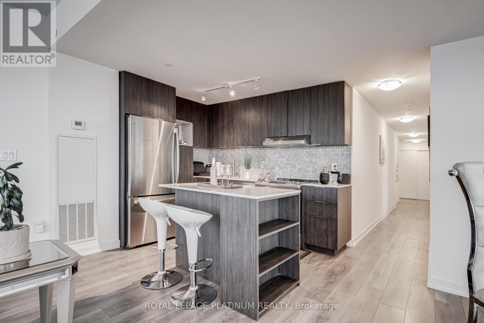 1514 - 2520 Eglinton Avenue W, Mississauga, Ontario  L5M 0Y4 - Photo 2 - W12430805