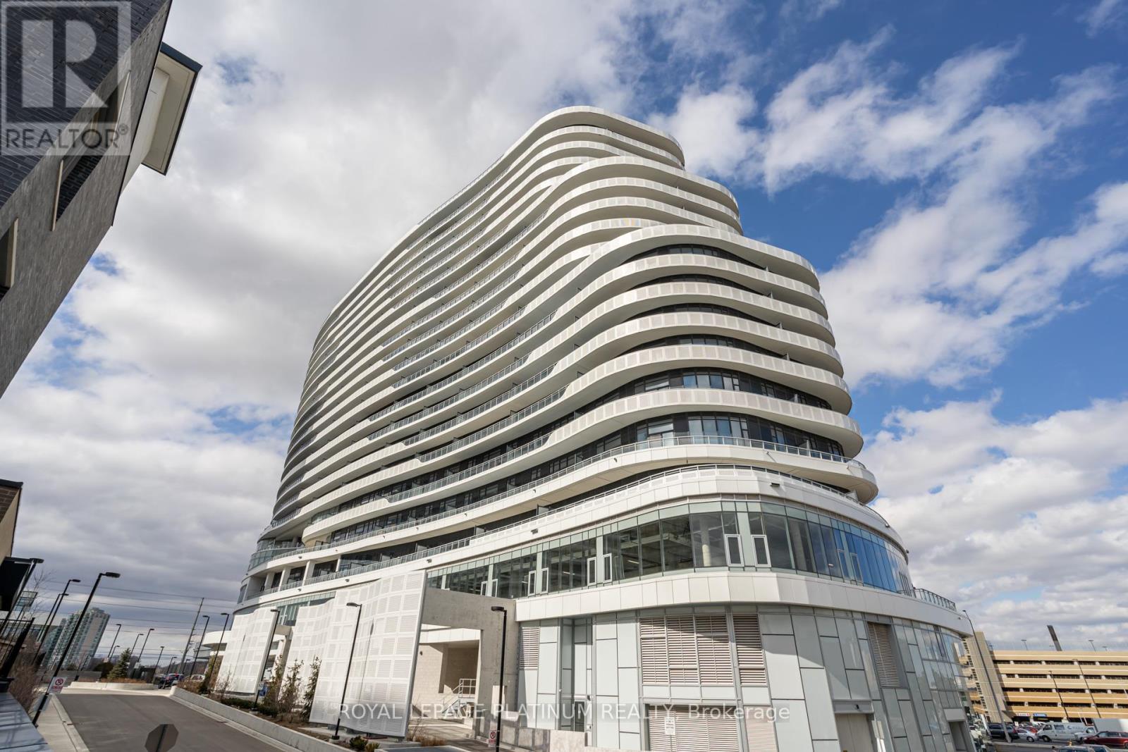 1514 - 2520 Eglinton Avenue W, Mississauga, Ontario  L5M 0Y4 - Photo 4 - W12430805