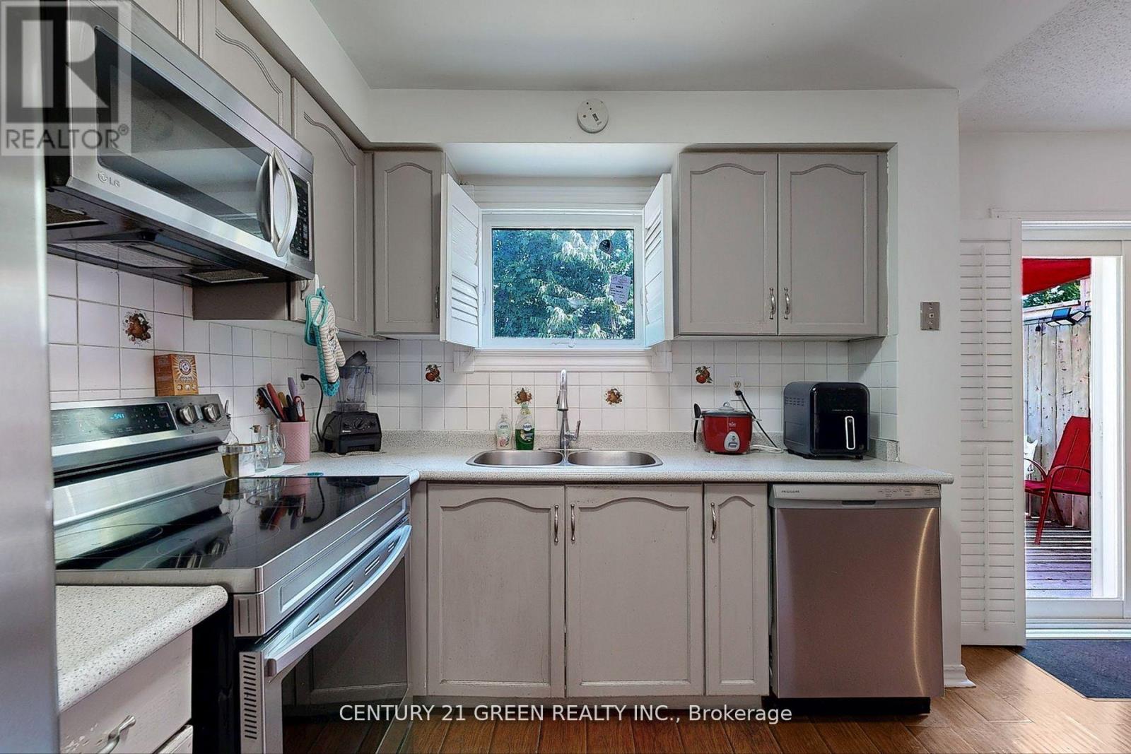 57 Kelso Crescent, Vaughan, Ontario  L6A 2C8 - Photo 10 - N12500926