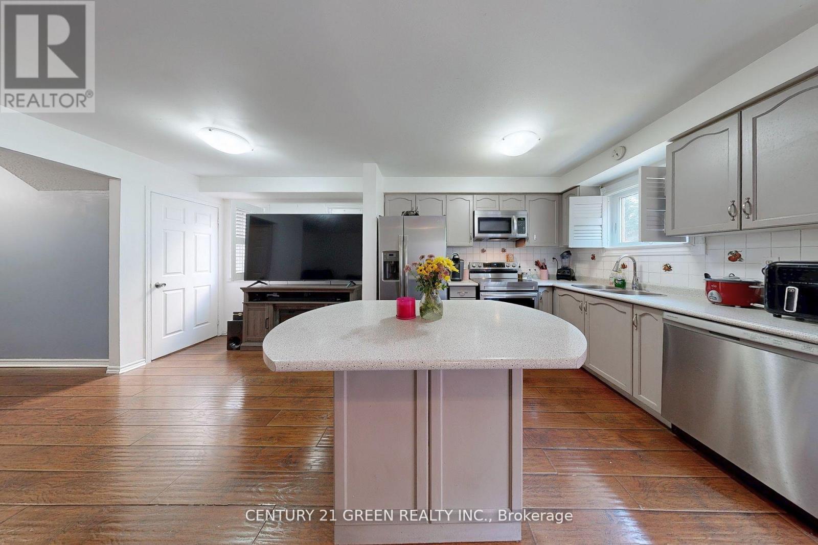 57 Kelso Crescent, Vaughan, Ontario  L6A 2C8 - Photo 8 - N12500926