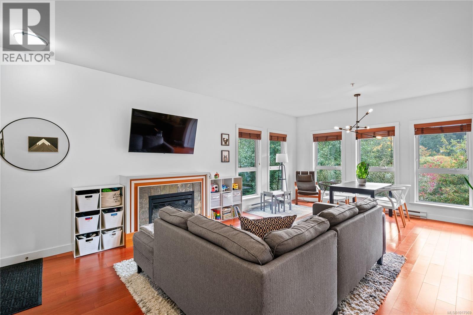 303 101 Nursery Hill Dr, View Royal, British Columbia  V9B 0H5 - Photo 4 - 1017969