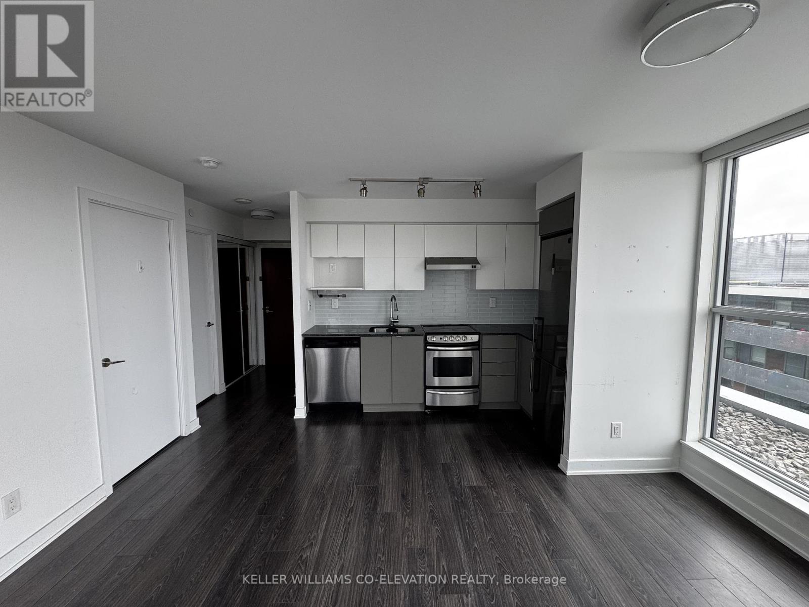 818 - 160 Flemington Road, Toronto, Ontario  M6A 2E3 - Photo 8 - W12500876