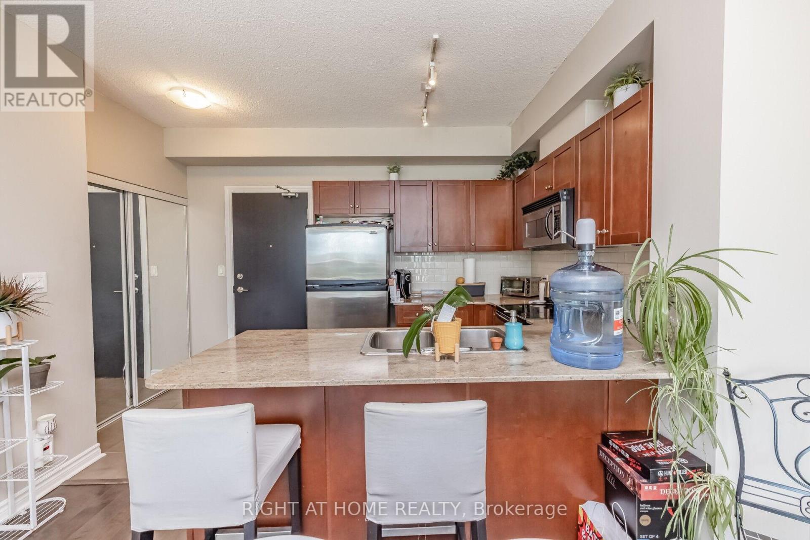 503 - 3504 Hurontario Street, Mississauga, Ontario  L5B 0B9 - Photo 10 - W12500886