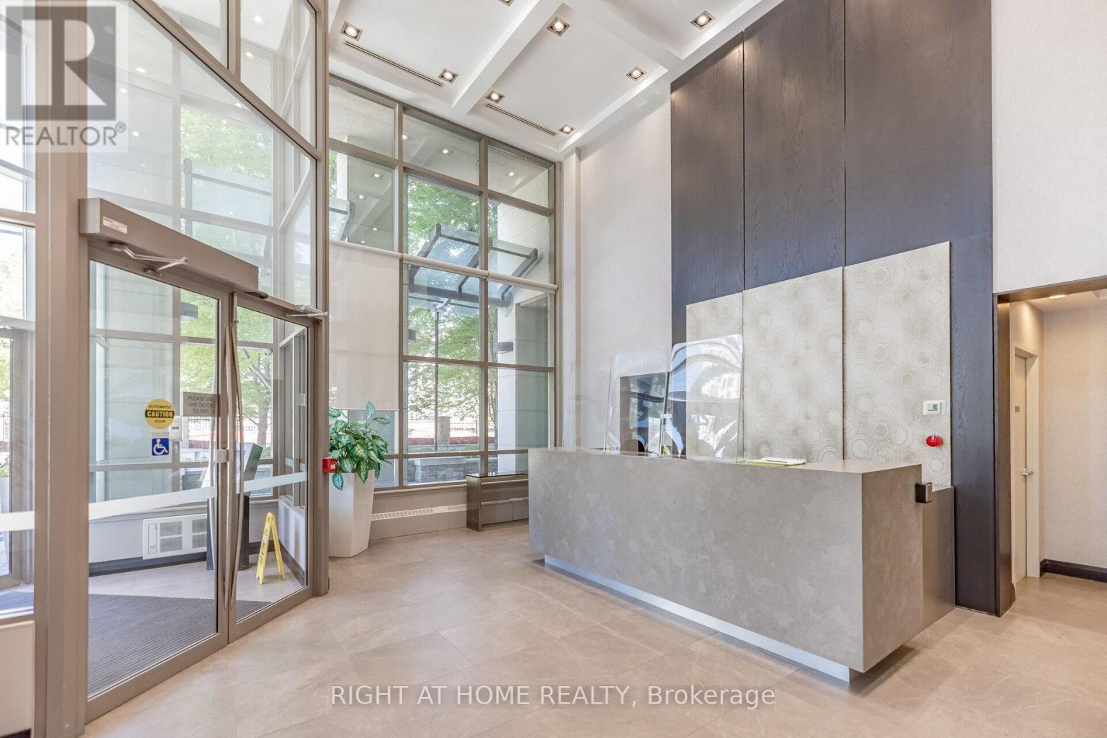 503 - 3504 Hurontario Street, Mississauga, Ontario  L5B 0B9 - Photo 3 - W12500886