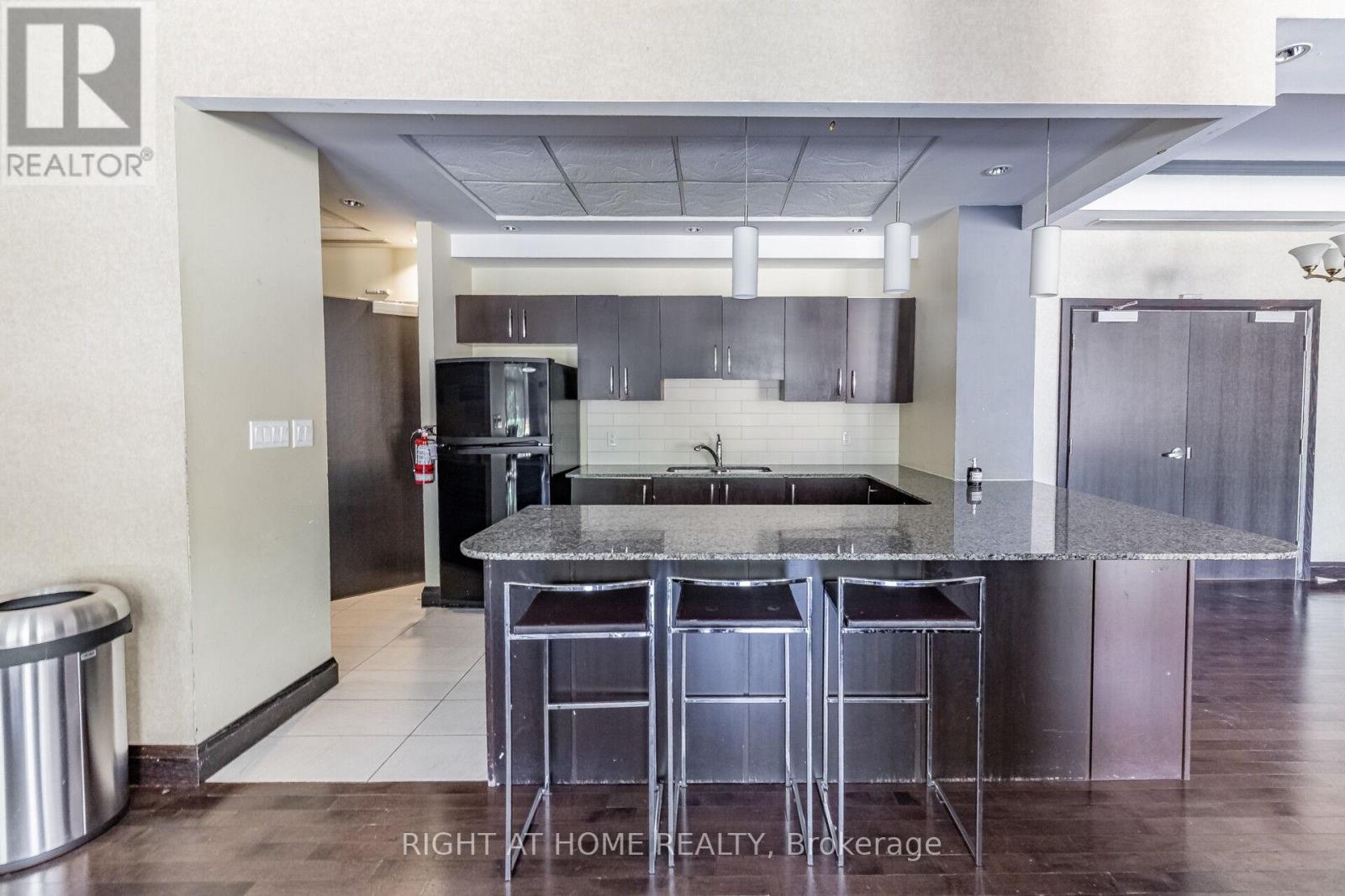 503 - 3504 Hurontario Street, Mississauga, Ontario  L5B 0B9 - Photo 30 - W12500886