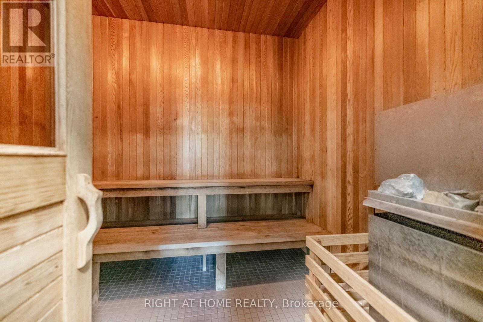 503 - 3504 Hurontario Street, Mississauga, Ontario  L5B 0B9 - Photo 37 - W12500886