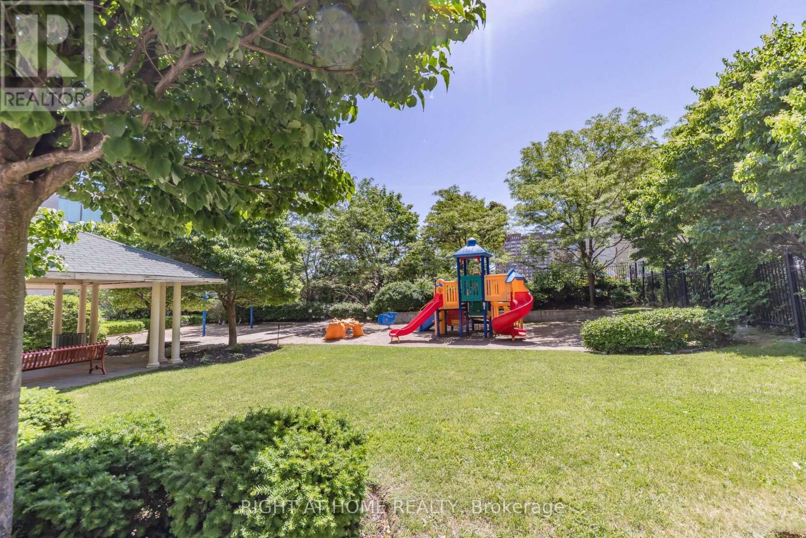 503 - 3504 Hurontario Street, Mississauga, Ontario  L5B 0B9 - Photo 38 - W12500886