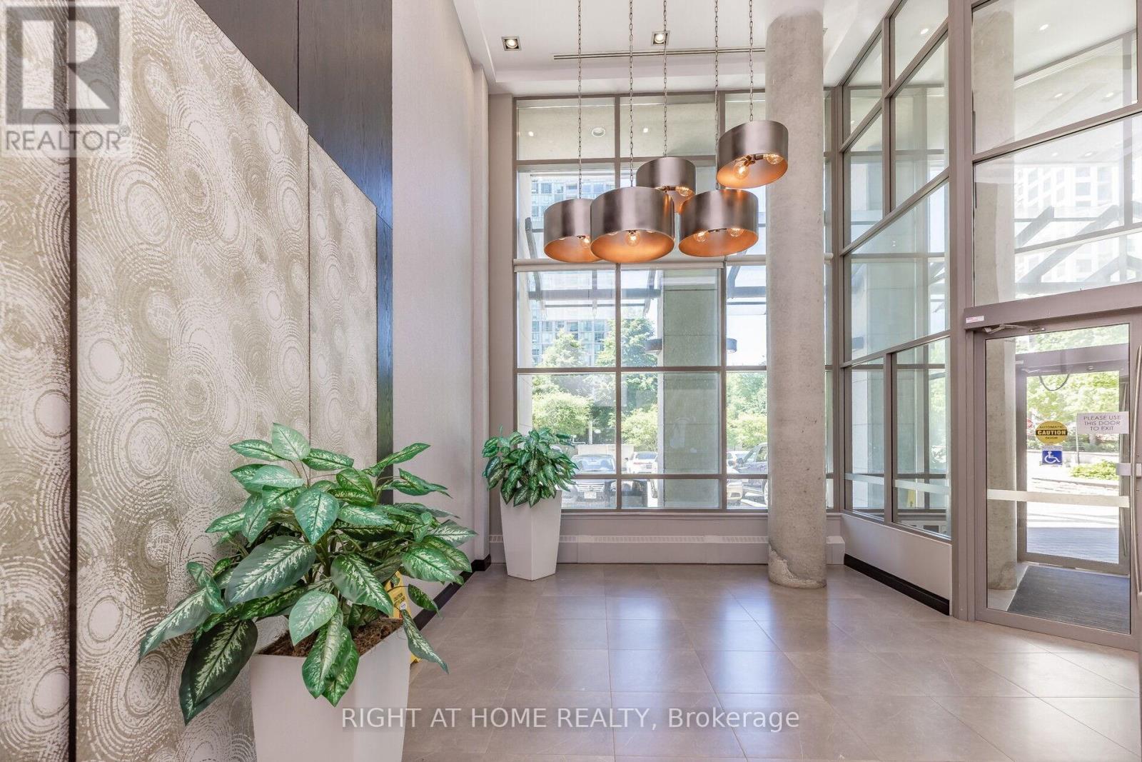 503 - 3504 Hurontario Street, Mississauga, Ontario  L5B 0B9 - Photo 4 - W12500886