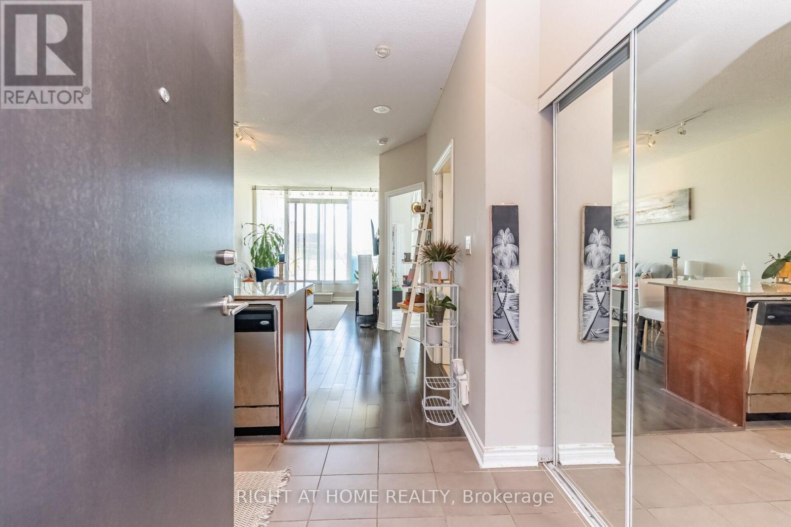 503 - 3504 Hurontario Street, Mississauga, Ontario  L5B 0B9 - Photo 5 - W12500886