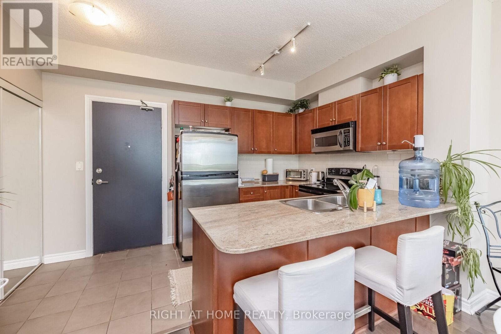 503 - 3504 Hurontario Street, Mississauga, Ontario  L5B 0B9 - Photo 9 - W12500886