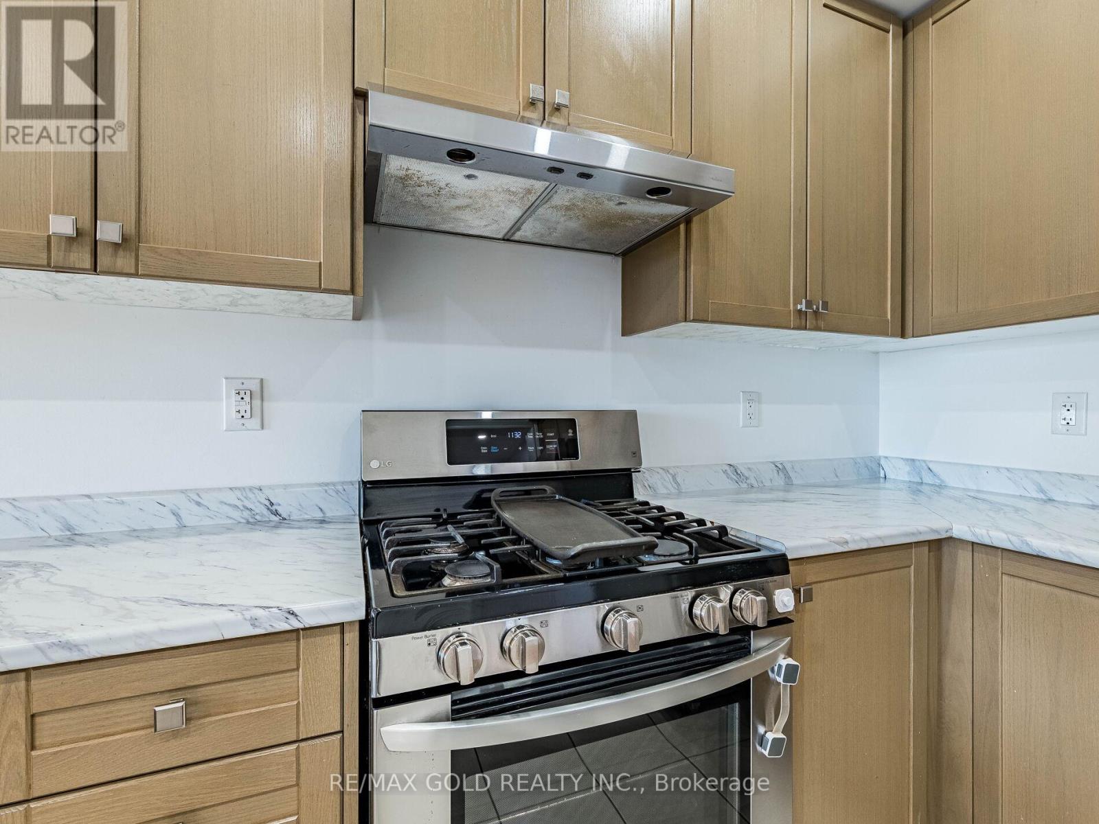 35 Labrish Road, Brampton, Ontario  L7A 5C2 - Photo 10 - W12500890