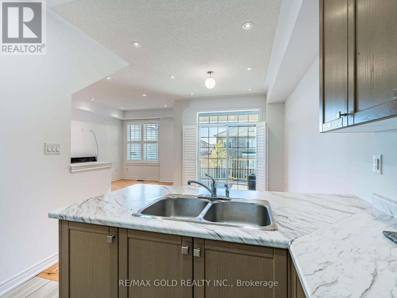 35 Labrish Road, Brampton, Ontario  L7A 5C2 - Photo 11 - W12500890