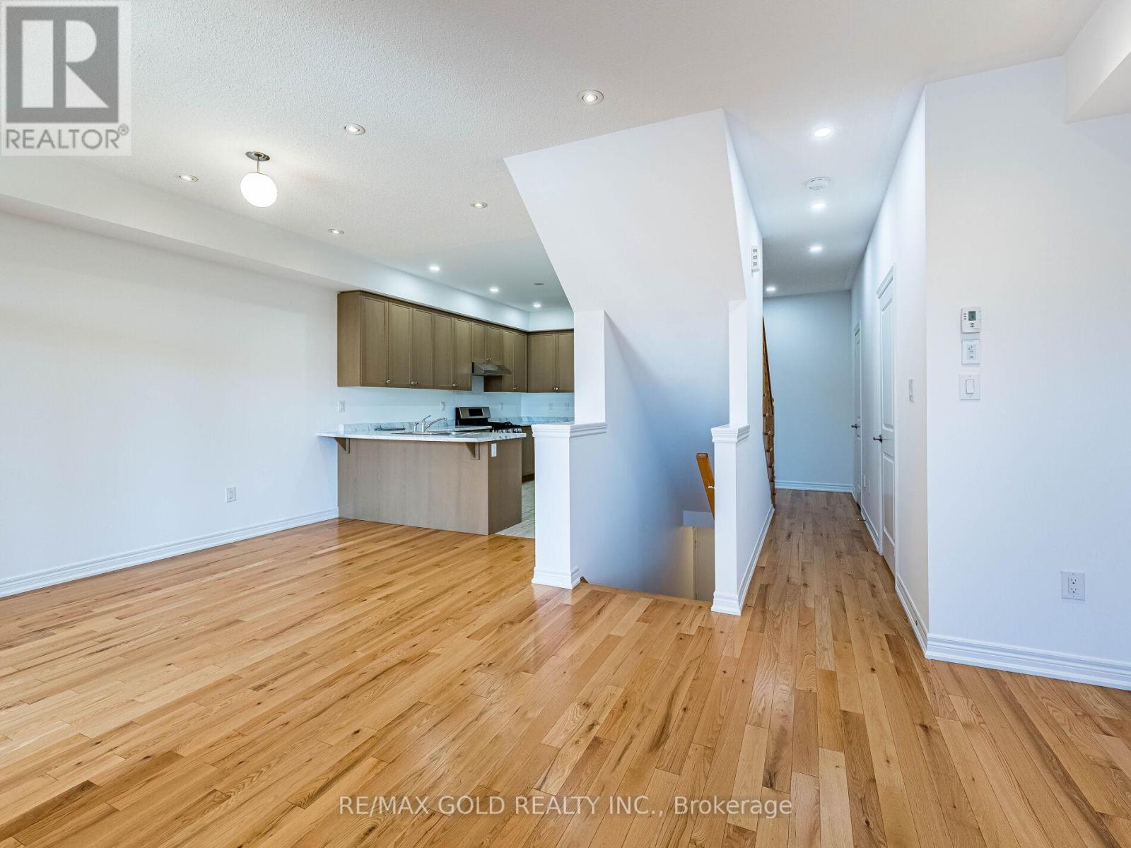 35 Labrish Road, Brampton, Ontario  L7A 5C2 - Photo 7 - W12500890