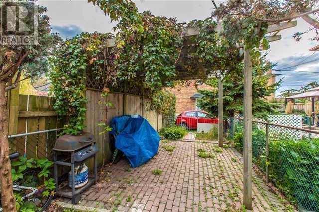 3 Holmesdale Crescent, Toronto, Ontario  M6E 1Y3 - Photo 10 - W12500918