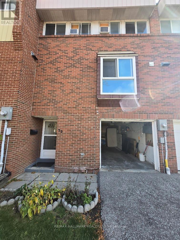 39 John Cabot Way, Toronto, Ontario  M3N 2T5 - Photo 2 - W12500920