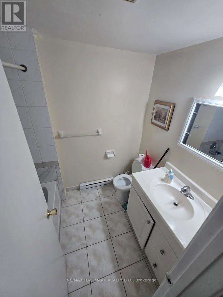 39 John Cabot Way, Toronto, Ontario  M3N 2T5 - Photo 14 - W12500920