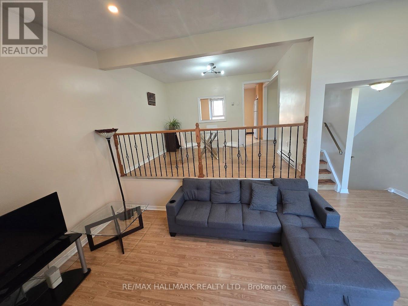 39 John Cabot Way, Toronto, Ontario  M3N 2T5 - Photo 5 - W12500920