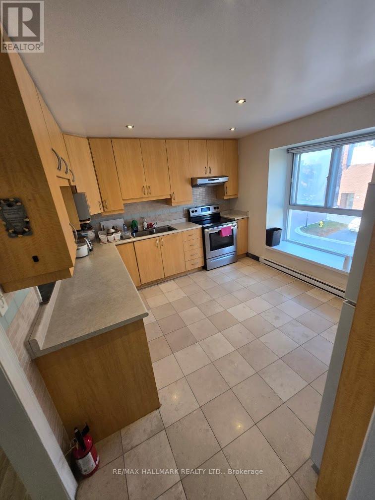 39 John Cabot Way, Toronto, Ontario  M3N 2T5 - Photo 6 - W12500920