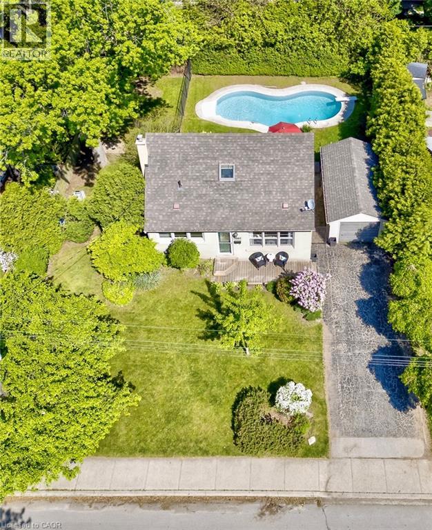 2067 MAPLEWOOD Drive, Burlington, Ontario