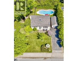 2067 MAPLEWOOD Drive, Burlington, Ontario