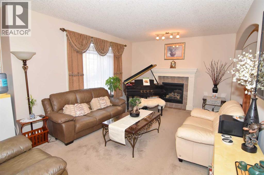 107 Panatella Close Nw, Calgary, Alberta  T3K 0N2 - Photo 9 - A2265413