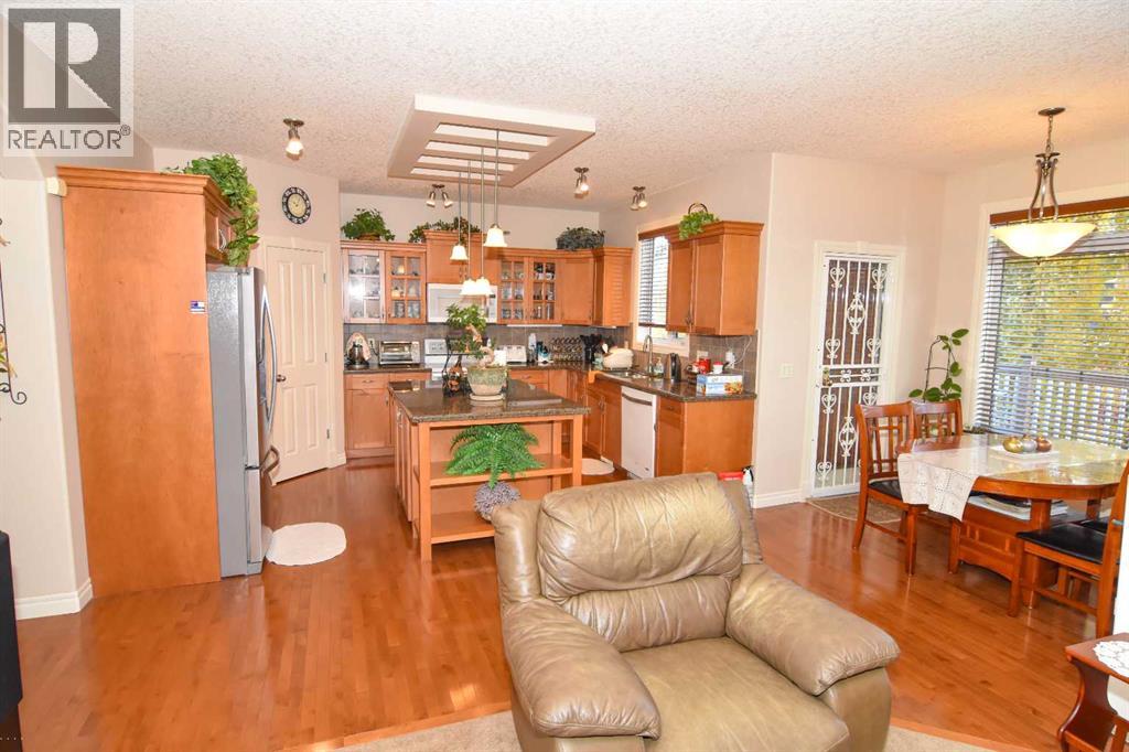 107 Panatella Close Nw, Calgary, Alberta  T3K 0N2 - Photo 12 - A2265413