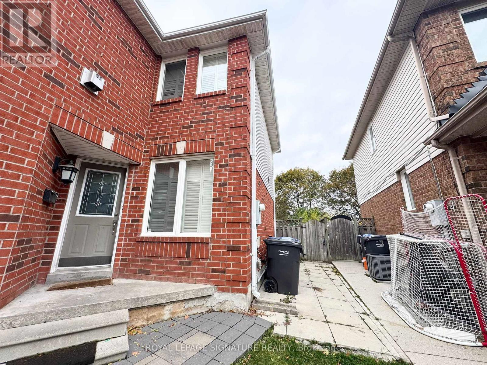 Upper - 13 Southwell Place, Brampton, Ontario  L6Z 4S8 - Photo 21 - W12500660