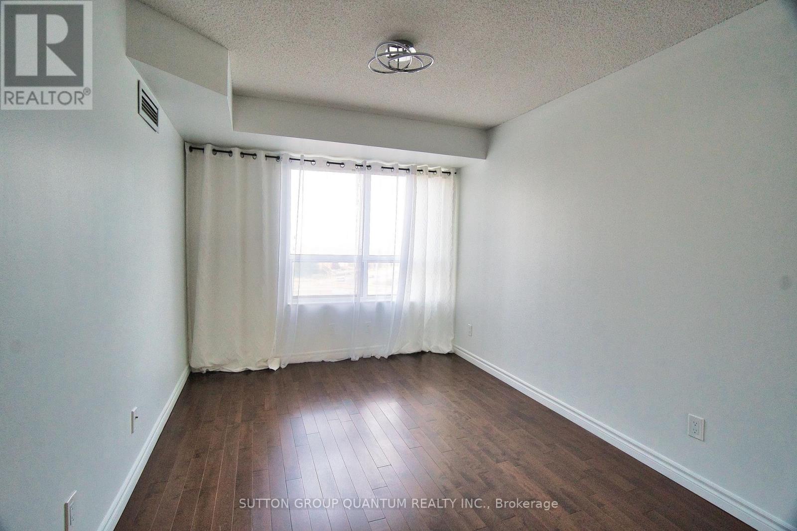 716 - 25 Kingsbridge Garden Circle, Mississauga, Ontario  L5R 4B1 - Photo 10 - W12500830