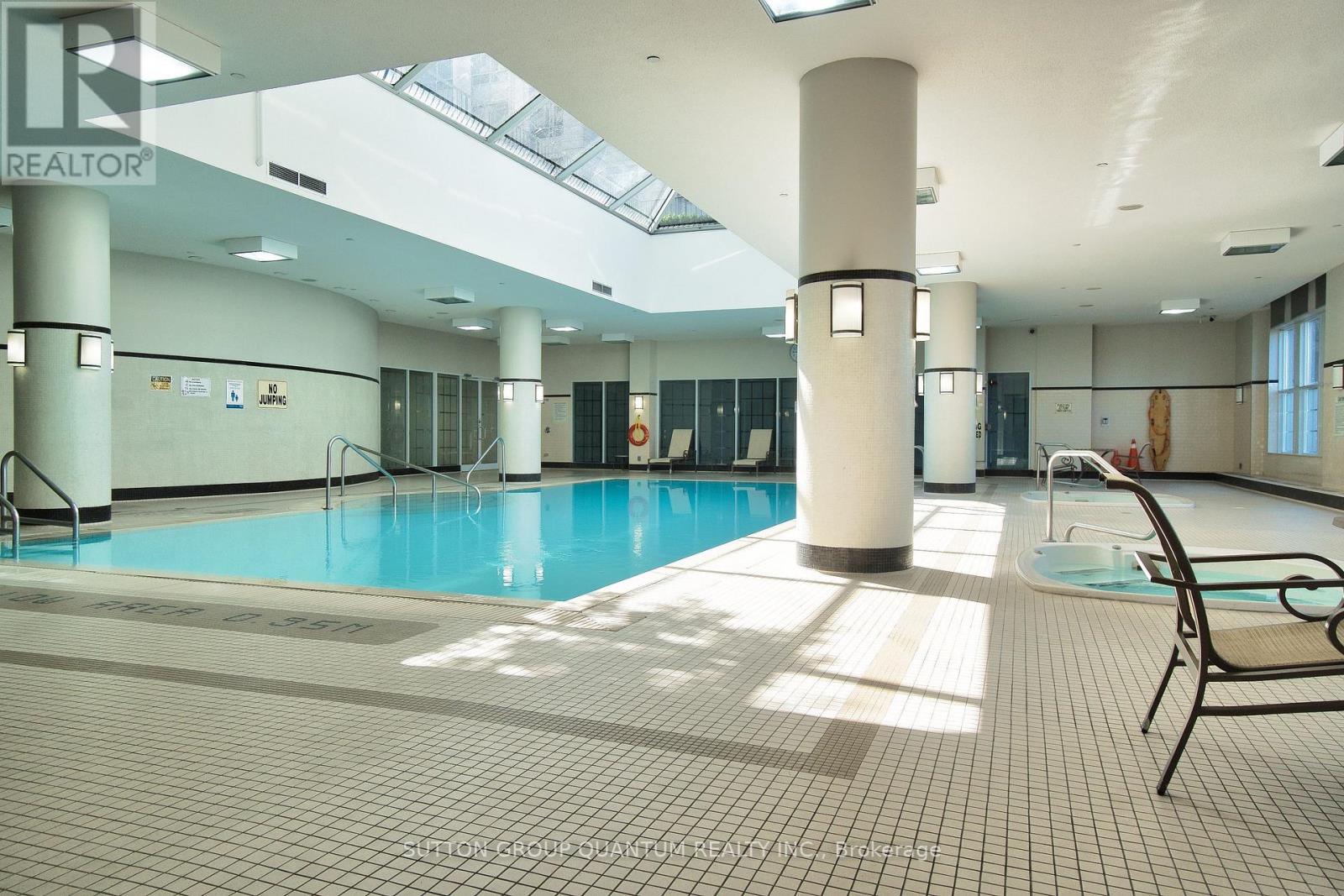 716 - 25 Kingsbridge Garden Circle, Mississauga, Ontario  L5R 4B1 - Photo 17 - W12500830