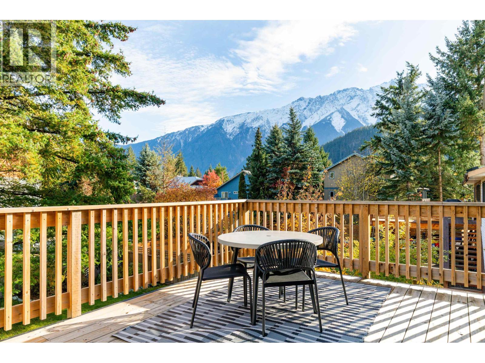 7386 Laurel Street, Pemberton, British Columbia  V0N 2L0 - Photo 12 - R3063869