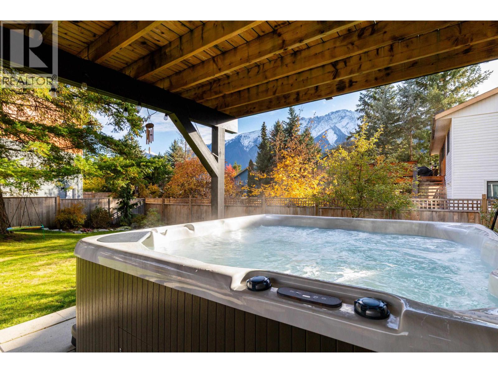 7386 Laurel Street, Pemberton, British Columbia  V0N 2L0 - Photo 28 - R3063869